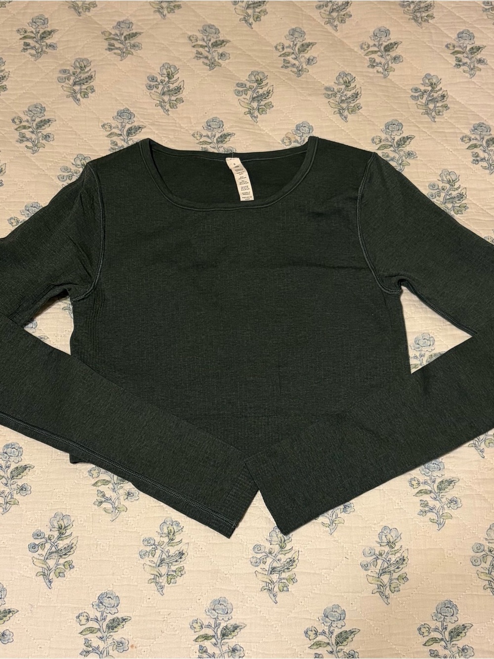 Lulú-lemon Dark Forest Green Long Sleeve Scoop Neck Tee